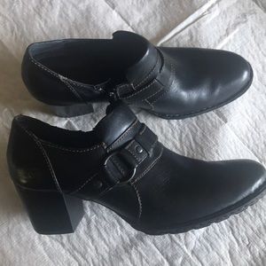 Born Brown Leather Ankle Boots Size 9.5